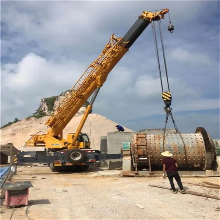 松潘吊车的运输费用是否包含在租赁费用中